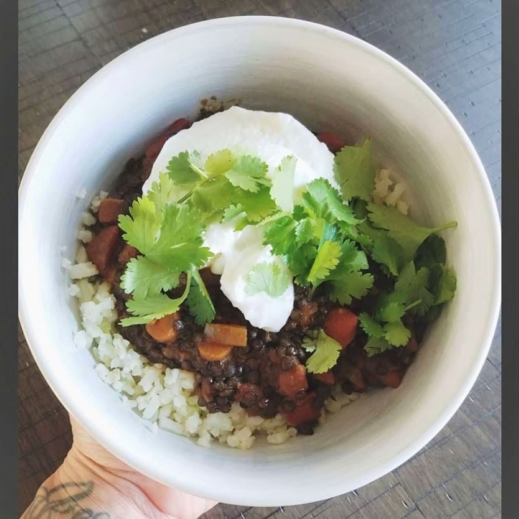 Lentil coconut thai curry with cauliflower rice