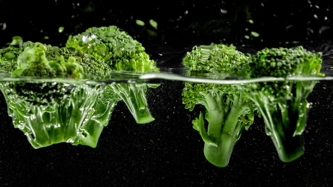 Kung Pao Air Fryer Broccoli {gluten-free, vegan}